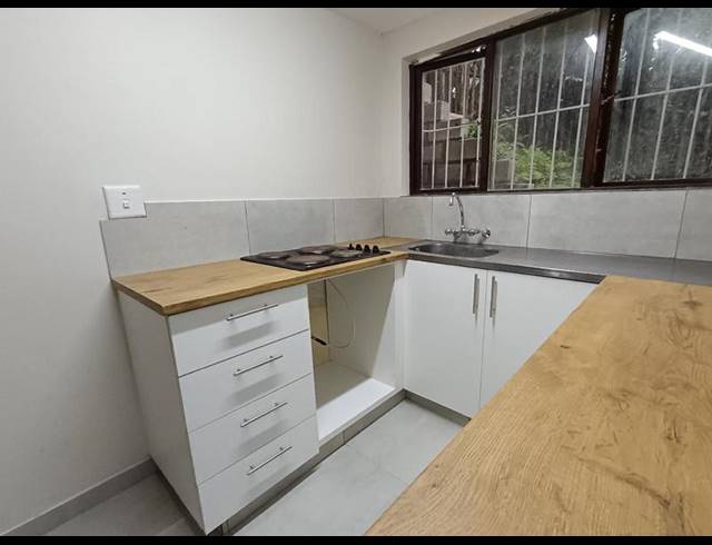 4 BEDROOM TOWNHOUSE FOR SALE IN MARINA BEACH